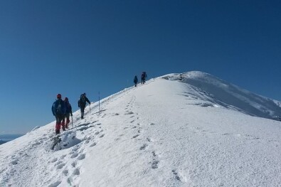 Hiking NZ tongariro in winter