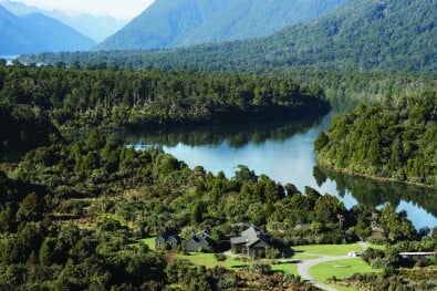 hikingnz martins bay lodge lake mckerrow