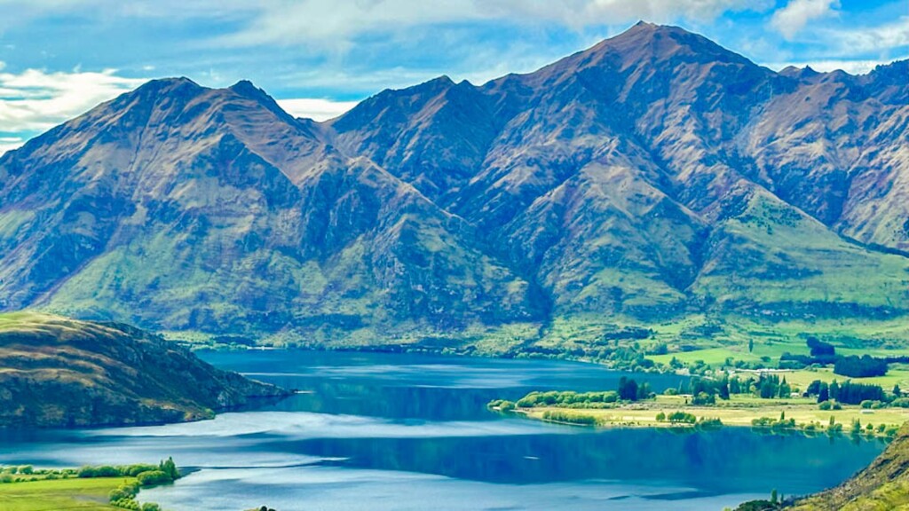 Soak up the incredible views over Wānaka