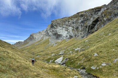 Hiking up to Rabbit Pass