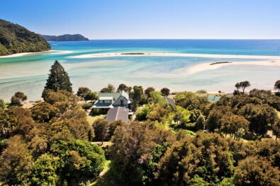 hikingnz meadowbank lodge able tasman national park