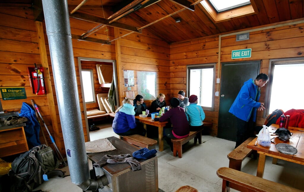 Tongariro mountain huts - gas heater, gas cook tops, bunk rooms and great conversation...all night!