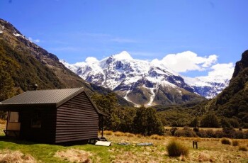 Top-Forks-Hut.JPG