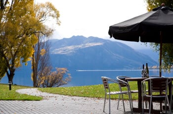 edgewater-16OutsideDining2-v2.jpg